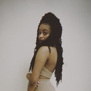 Meet your Posher, Elizabeth